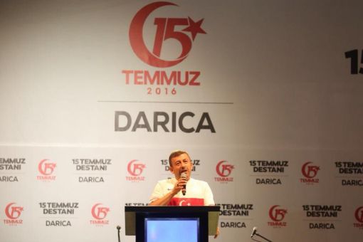  15 Temmuz Programında DARICA KOCAELİ'nde Sahnede Yerimizi Aldık Kocaeli Ak Parti Milletvekili Cemil Yaman, Darıca Kaymakamı Ömer Karaman ve Darıca Belediye Başkanı Şükrü Karabacak Ünal Kaya 