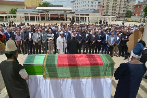  Ömrünü ve Servetini AHİLİK için harcayan  AHİ BABAMIZ - Mustafa KARAGÜLLÜ'yü ebediyete uğurladık. Allah rahmet eylesin Mekanı Cennet olsun.Ünal Kaya Kırşehir