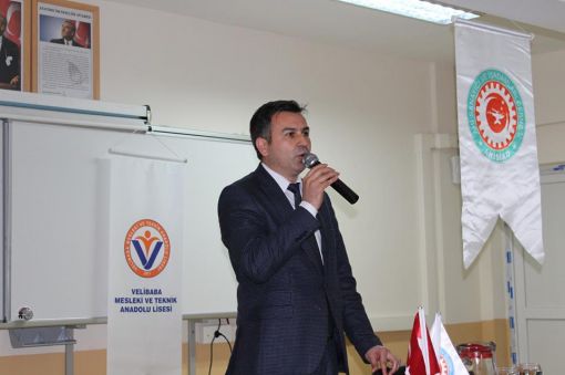  AHİ “GENÇLERİMİZE GÜVENİYORUZ” 8. PROGRAMINI VELİBABA MESLEKİ VE TEKNİK ANADOLU LİSESİ'NDE GERÇEKLEŞTİRDİK. EROL KÖSTEK GURBETÇİLER PLASTİK ÜNAL KAYA  