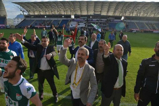  Kırşehir Belediyespor BAL liginde grubunu Şampıyon olarak tamamlayarak, Play Off Maçında 3. Lige çıkmıştır. ÜNAL KAYA 