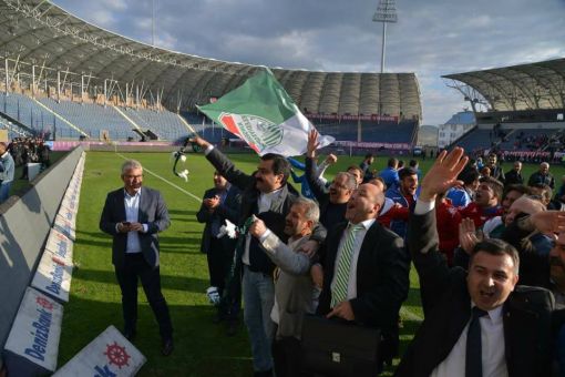  Kırşehir Belediyespor BAL liginde grubunu Şampıyon olarak tamamlayarak, Play Off Maçında 3. Lige çıkmıştır. ÜNAL KAYA 